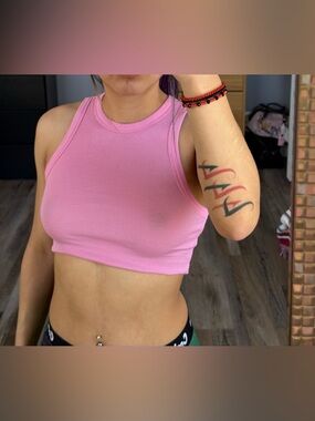 Women’s pink tank top